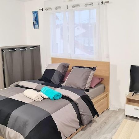 Appartement Tres Lumineux Et Calme. スヴラン エクステリア 写真
