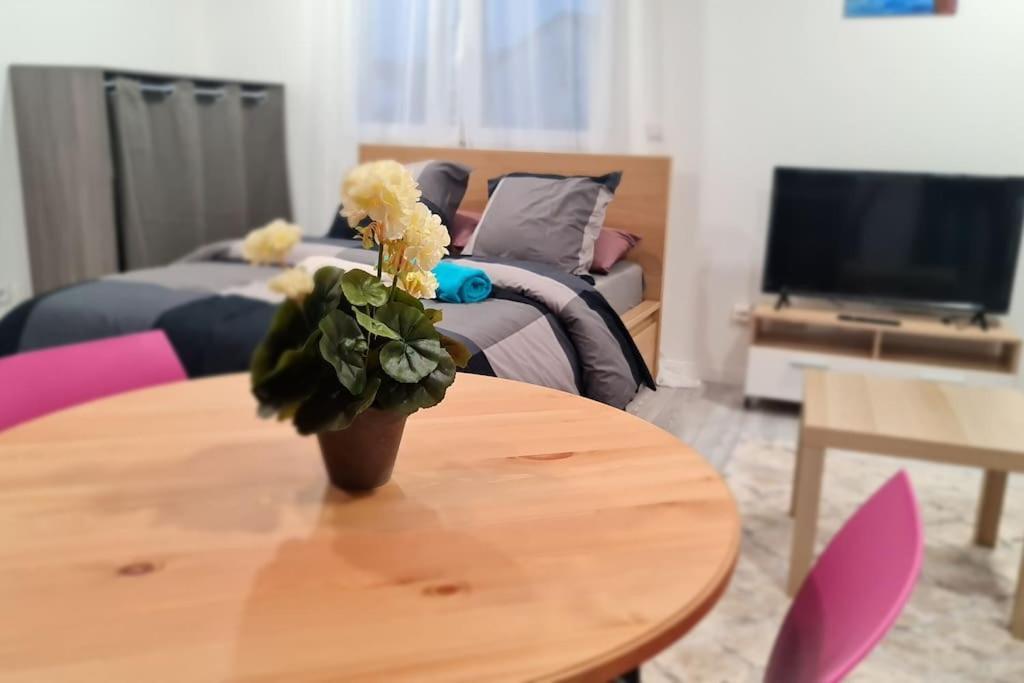 Appartement Tres Lumineux Et Calme. スヴラン エクステリア 写真