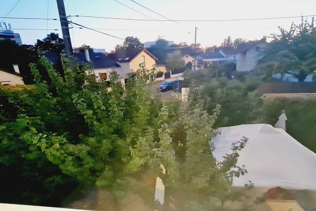 Appartement Tres Lumineux Et Calme. スヴラン エクステリア 写真